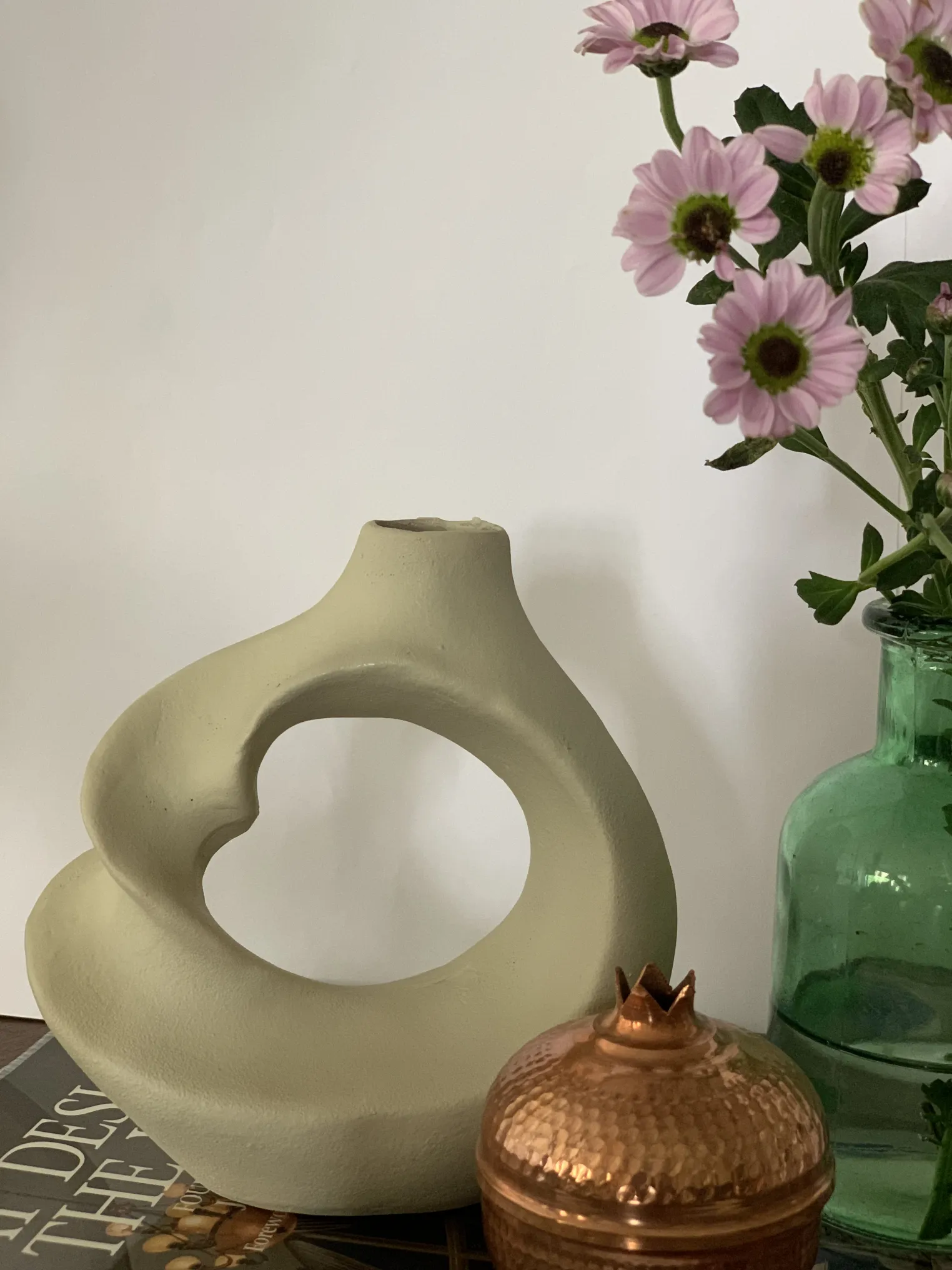 گلدان سفالی دفرمه گلدان سفالی دفرمه